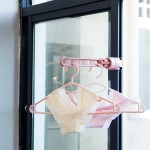 室内塑料晾衣架窗台晾晒衣服架创意多功能阳台窗外收纳挂钩挂衣架